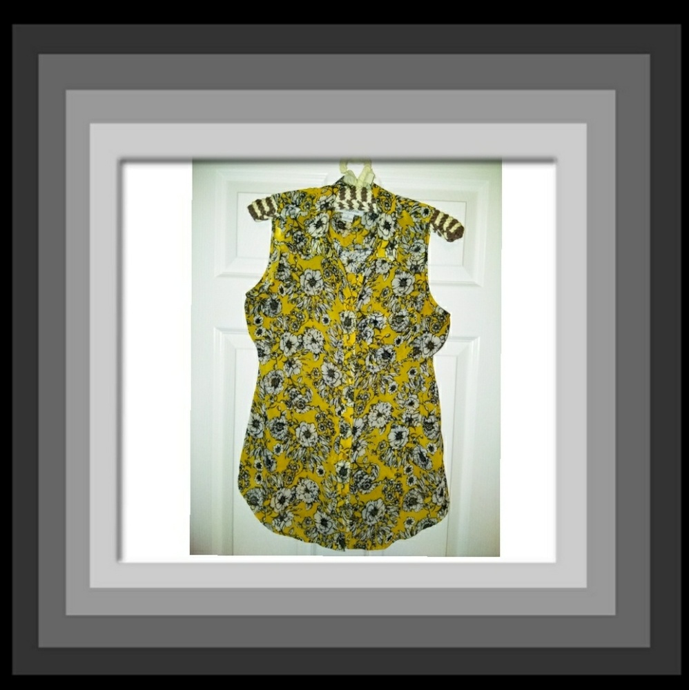🌺FREE WITH PURCHASE OVER $10***Liz Claiborne Top